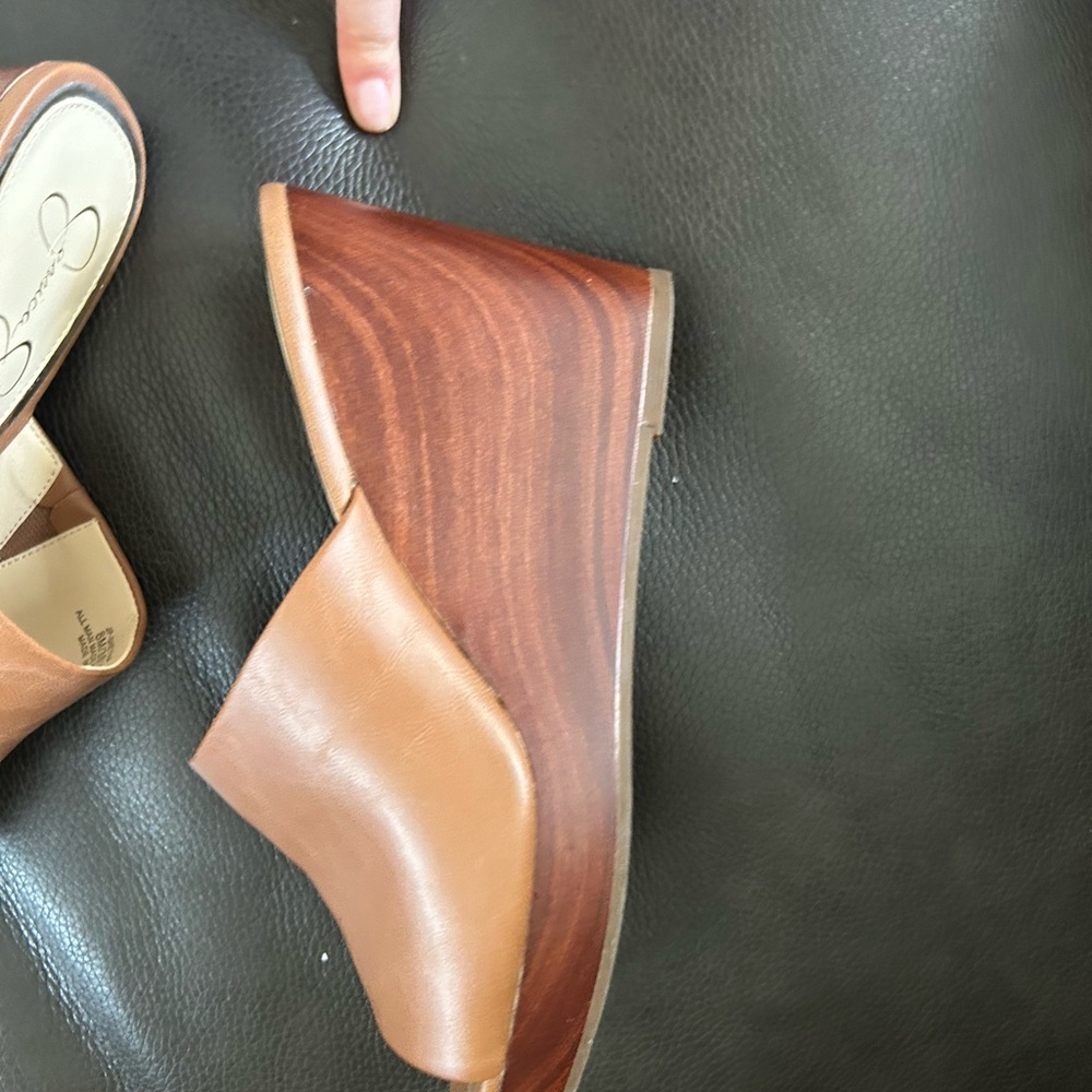 Jessica Simpson Tan Platform Mules with Closed Toe and Slip-On Design - Picture 8 of 8